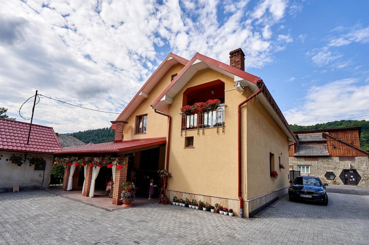 Casa Cu Flori Moisei Hotel Exterior photo